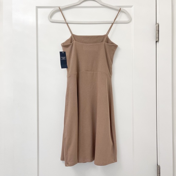 *NWT* A&F Dress - Picture 2 of 4